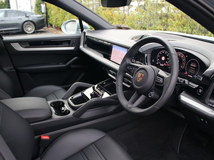 Porsche Cayenne 2025