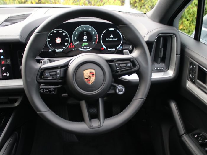 Porsche Cayenne 2025