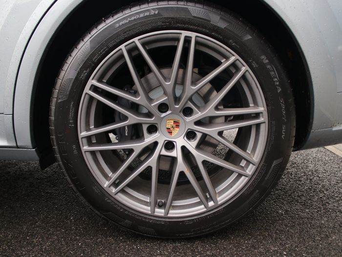 Porsche Cayenne 2025