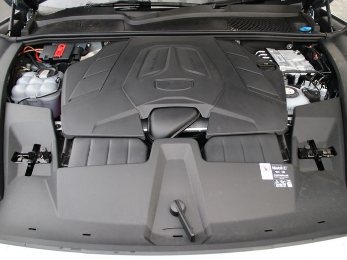 Porsche Cayenne 2025