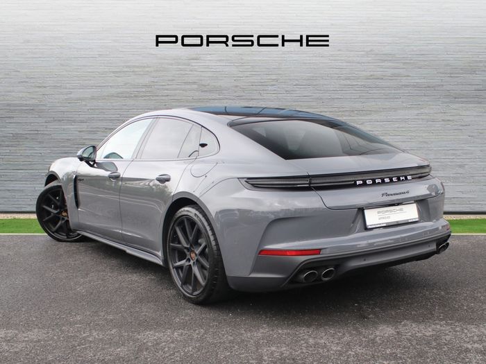 Porsche Panamera 2024