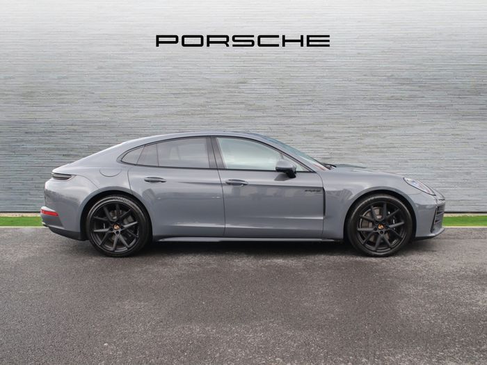 Porsche Panamera 2024