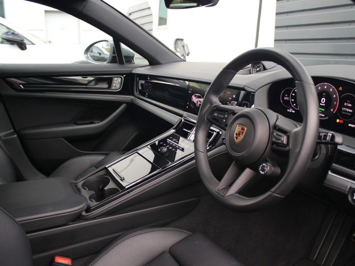 Porsche Panamera 2024
