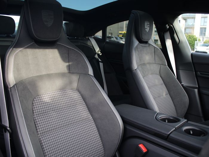 Porsche Taycan 2026