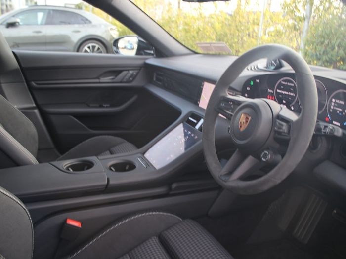 Porsche Taycan 2026