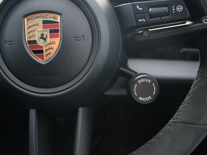 Porsche Taycan 2026