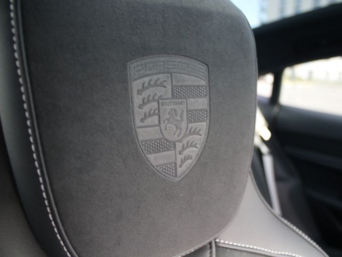 Porsche Taycan 2026