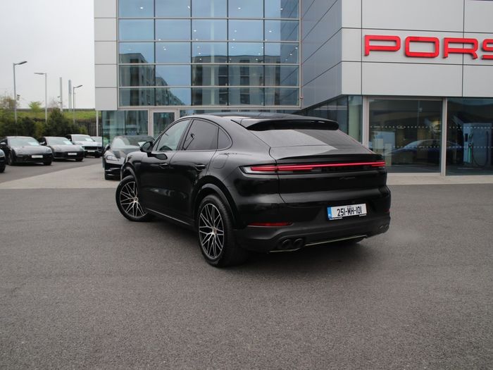 Porsche Cayenne 2025