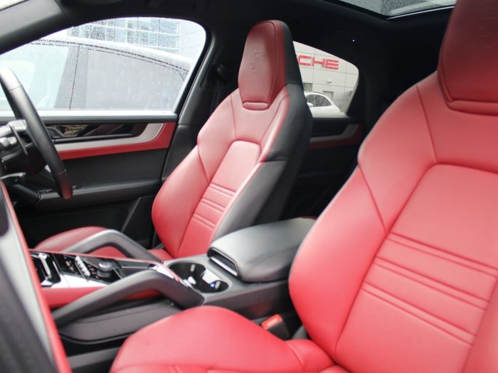Porsche Cayenne 2025