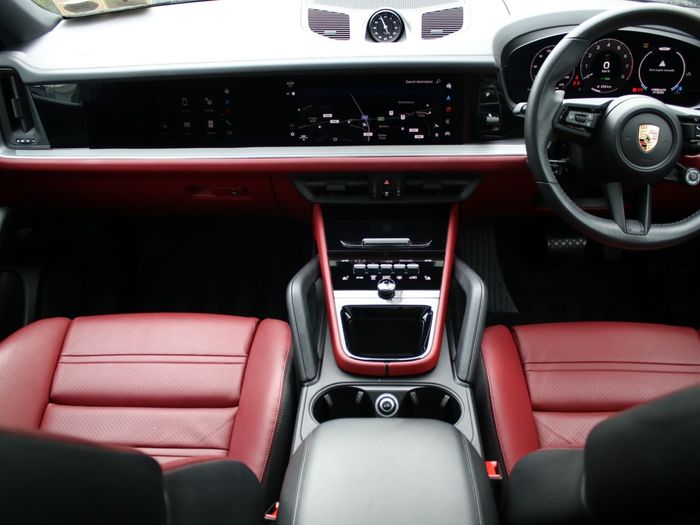 Porsche Cayenne 2025