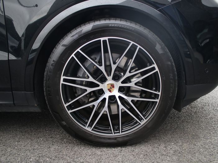 Porsche Cayenne 2025