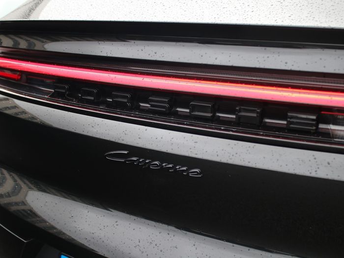 Porsche Cayenne 2025