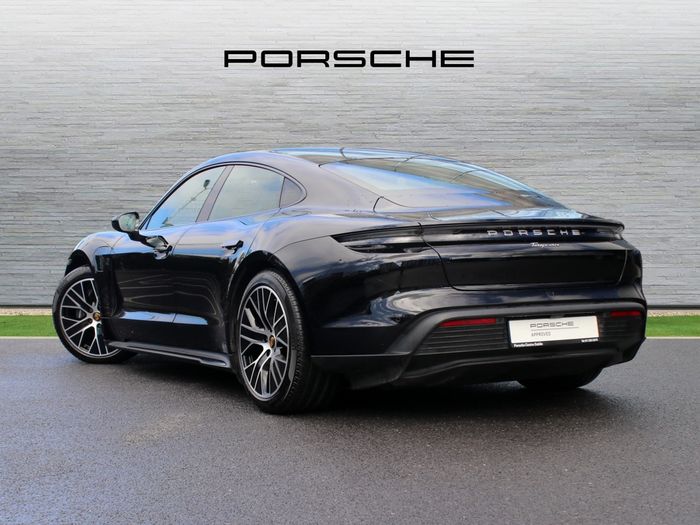 Porsche Taycan 2023