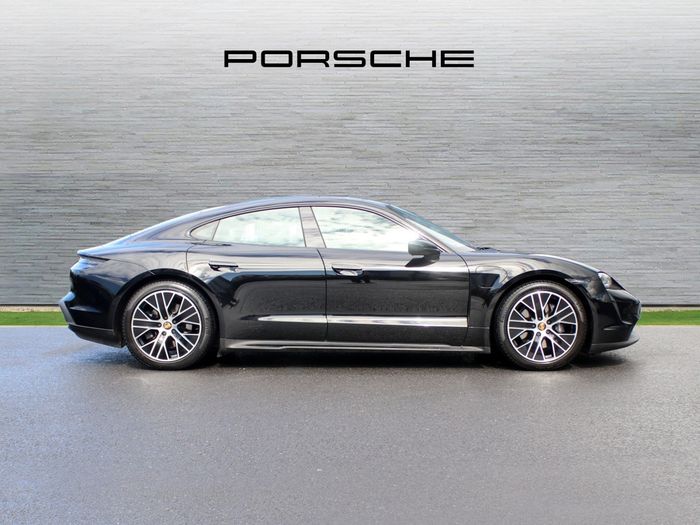 Porsche Taycan 2023