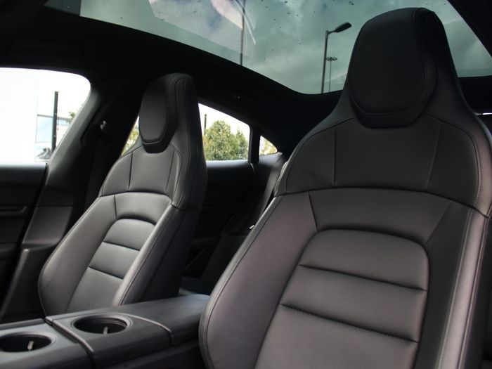 Porsche Taycan 2023