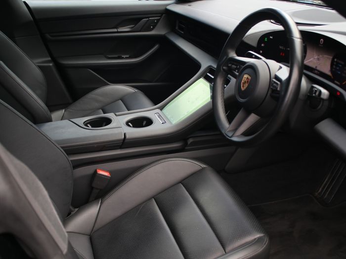 Porsche Taycan 2023