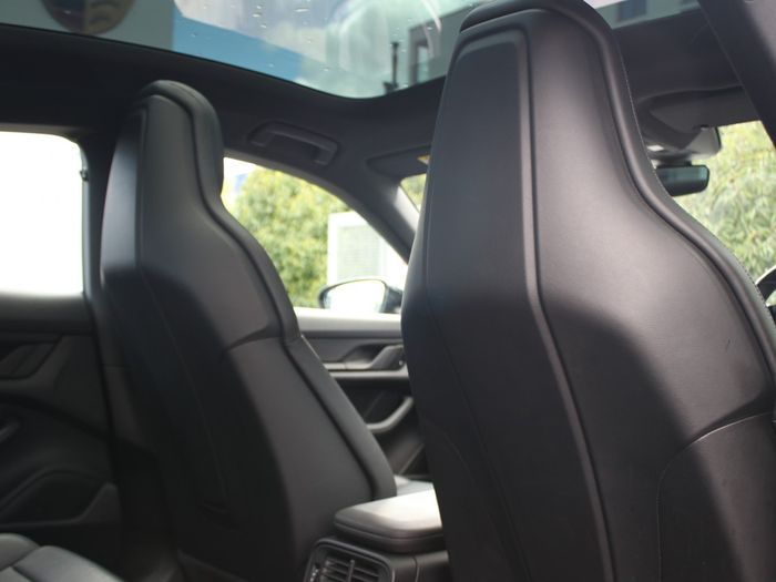 Porsche Taycan 2023