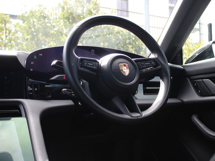 Porsche Taycan 2023
