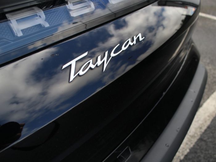 Porsche Taycan 2023