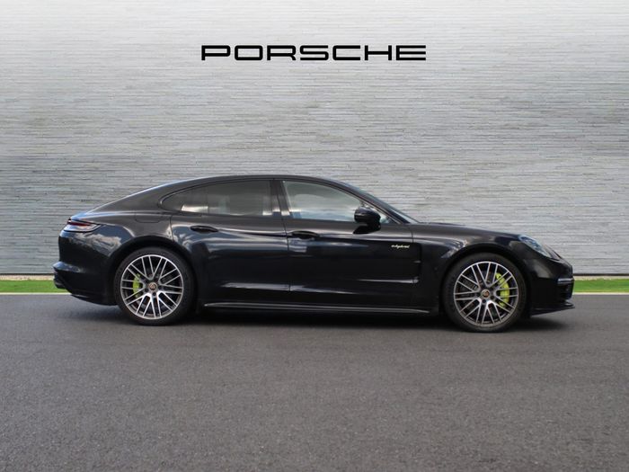 Porsche Panamera 2021