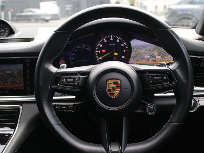 Porsche Panamera 2021