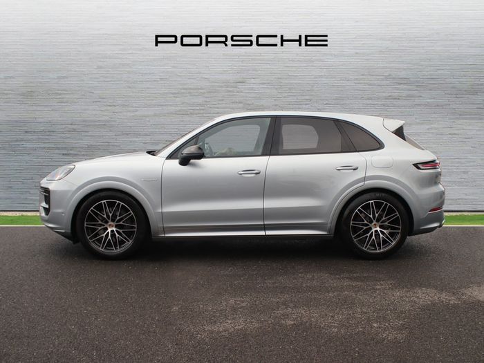 Porsche Cayenne 2025