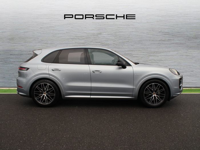 Porsche Cayenne 2025