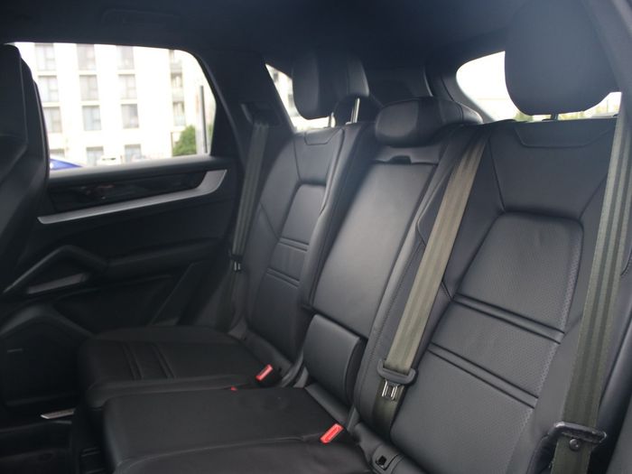 Porsche Cayenne 2025