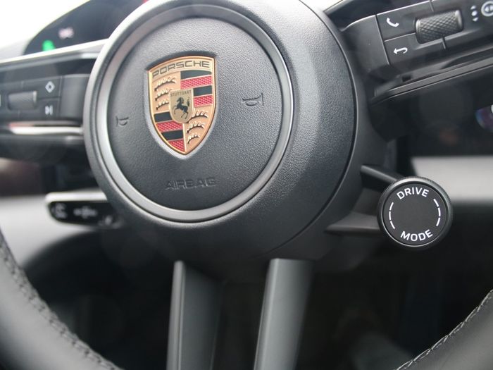 Porsche Taycan 2026