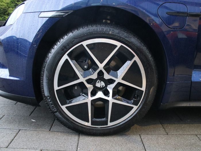 Porsche Taycan 2026