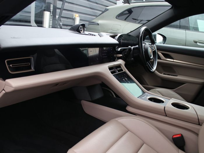 Porsche Taycan 2022