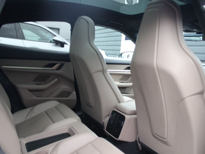Porsche Taycan 2022