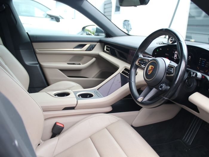 Porsche Taycan 2022