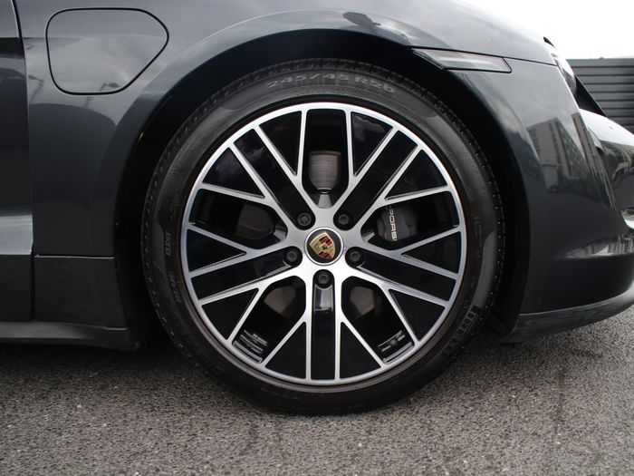 Porsche Taycan 2022