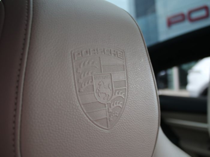 Porsche Taycan 2022