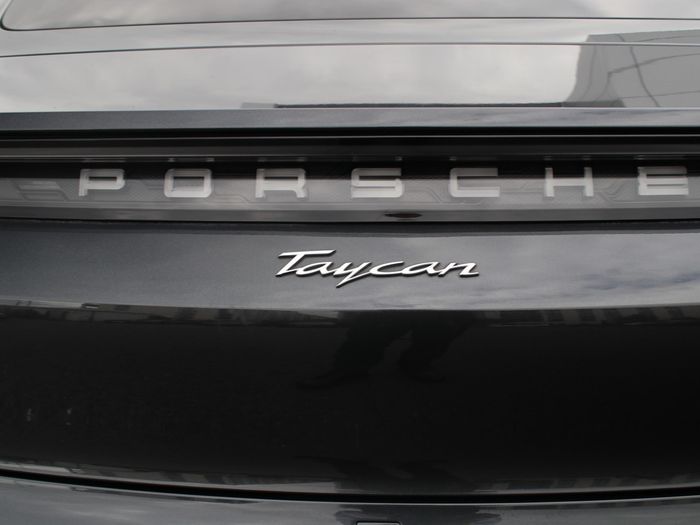 Porsche Taycan 2022