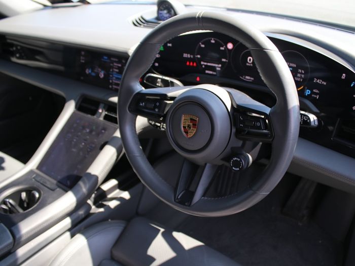 Porsche Taycan 2023