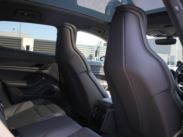 Porsche Taycan 2023