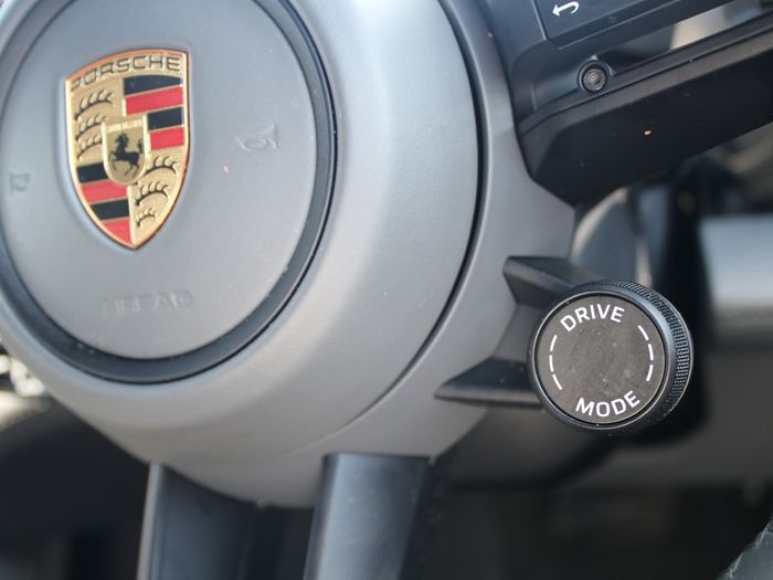Porsche Taycan 2023