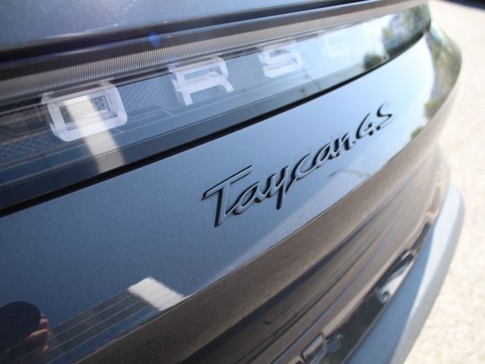 Porsche Taycan 2023