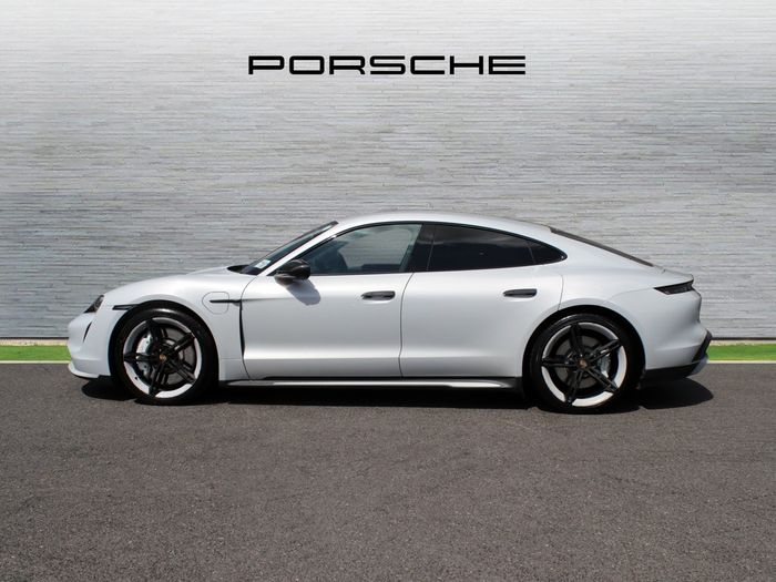 Porsche Taycan 2023