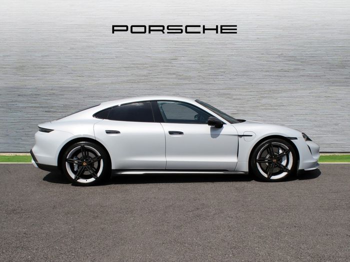 Porsche Taycan 2023