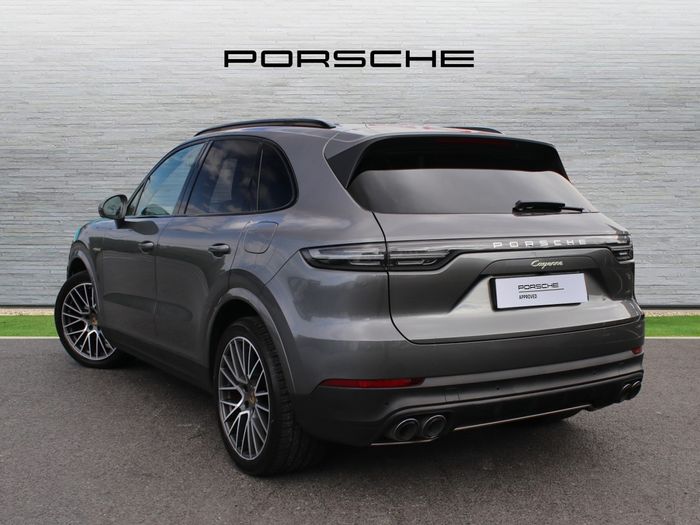 Porsche Cayenne 2021