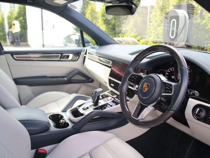 Porsche Cayenne 2021