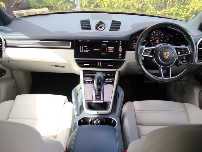Porsche Cayenne 2021