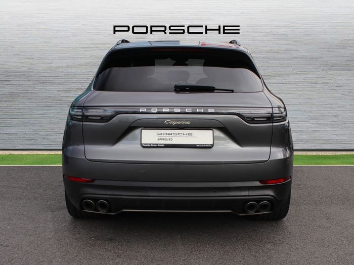 Porsche Cayenne 2021