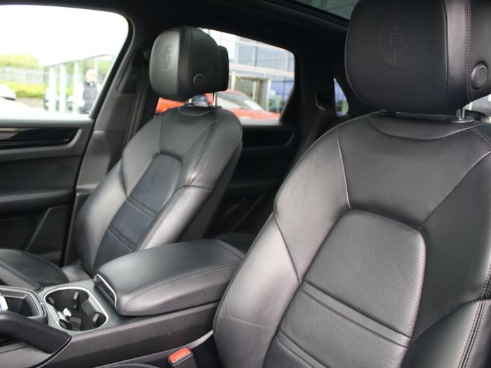 Porsche Cayenne 2020