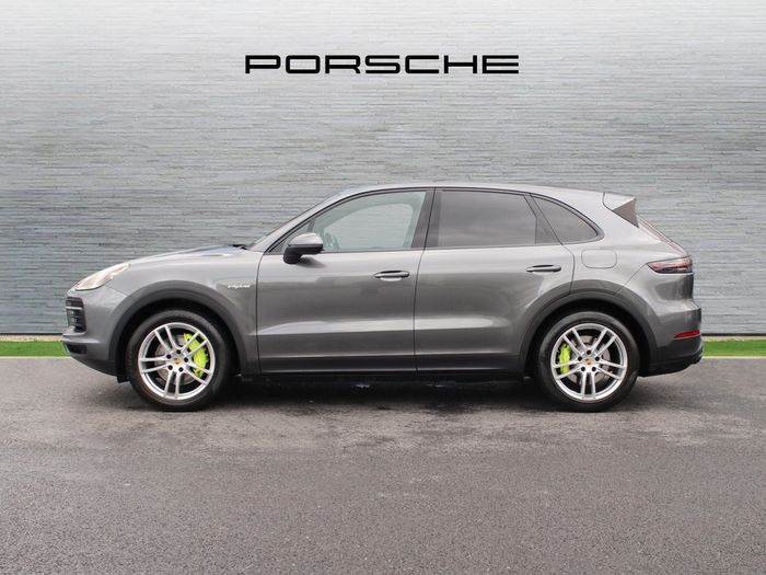 Porsche Cayenne 2022
