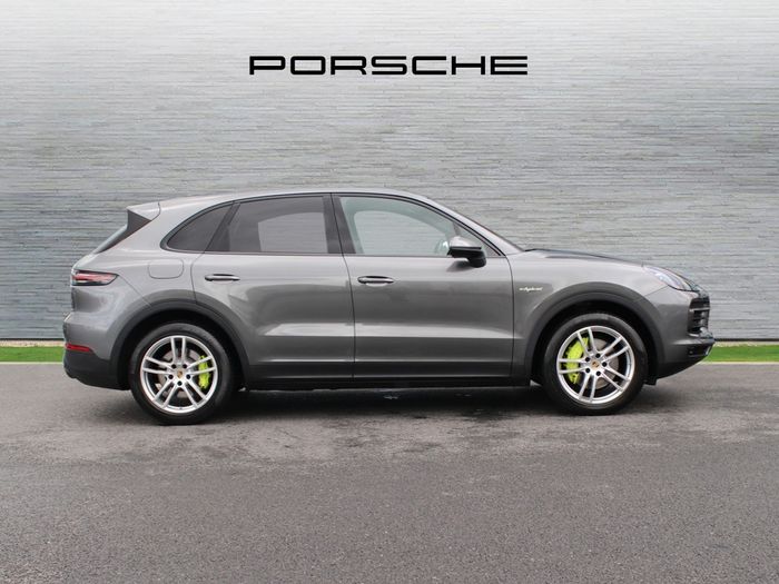 Porsche Cayenne 2022
