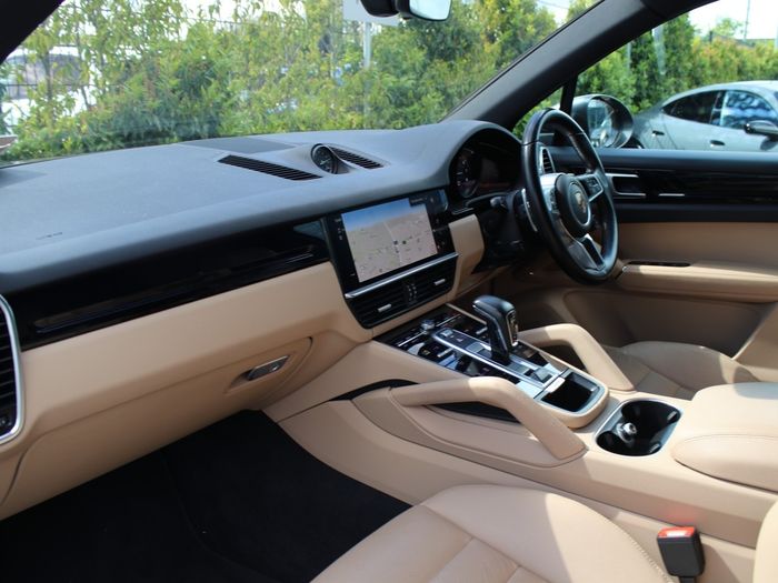 Porsche Cayenne 2022